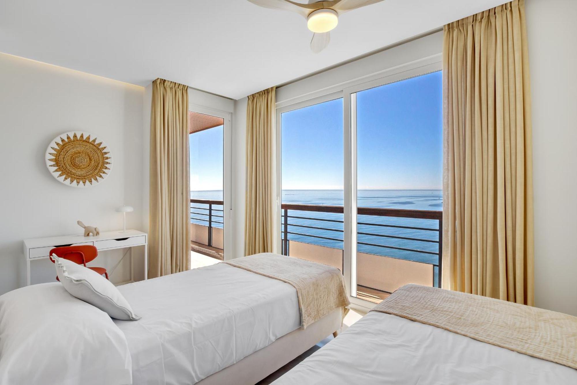 Santa Clara Modern & Exclusive Seafront Apartment Torremolinos Exterior photo