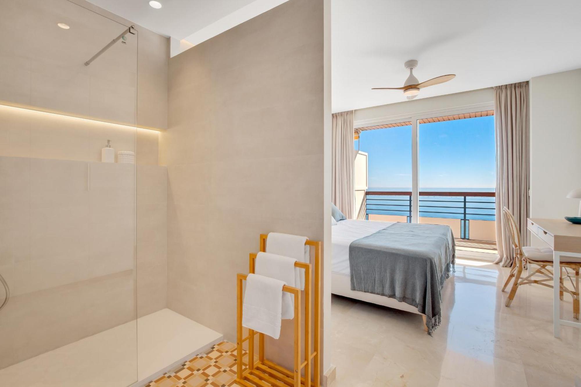 Santa Clara Modern & Exclusive Seafront Apartment Torremolinos Exterior photo